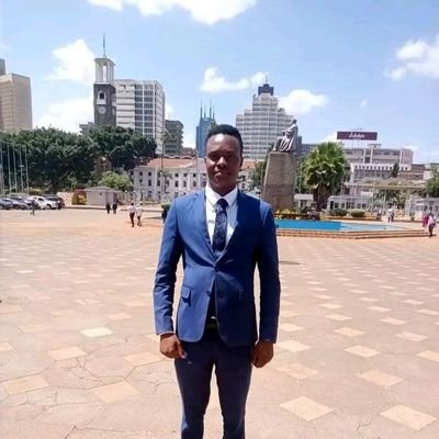 Jeremymbabu39's profile picture. Digital Strategist. Influencer. Pen & (th)ink for hire. If you don't experience my work, I feel sad.