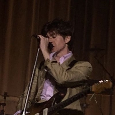 fan account | tweeting pictures, gifs, and videos of alex turner | ran by @ODET0THEMETS | dm for credit or removal