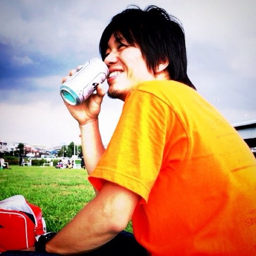 hit31's profile picture. 滋賀県育ち、横浜在住。1982年生まれ。野球。マラソン。ゴルフ。写真。酒。旅。お金。