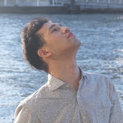 劇作家。 『戯曲 劇作家失踪』販売中です。https://t.co/Mv6OvGbuG1 他、毎日一本ずつ新しい作品を書いて公開していく企画『毎日戯曲』など。 エッセイ→ https://t.co/OhzRT4Gq1U