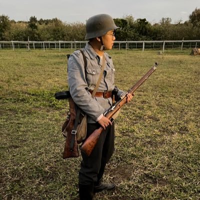 台灣人 Taiwanese
輔仁大學歷史學系，中央大學歷史研究所
airsoft /reenactment：
WWII Finnish infantry
WWII China Expeditionary force tank crew
1900-now USN