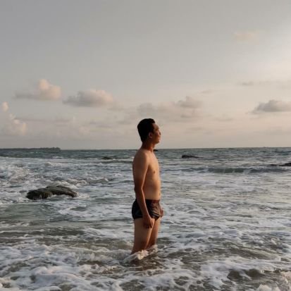 Heinsak's profile picture. #BeSympathize
#BeRespect