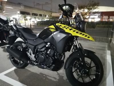 リターンライダーです。
22/11/7　Vstrom250購入
このバイクかっこよすぎます。
バイク乗りの方、無言フォロー失礼いたします！！
バイクはいいぞぉぉお！！！
#vstrom250 #Vストローム