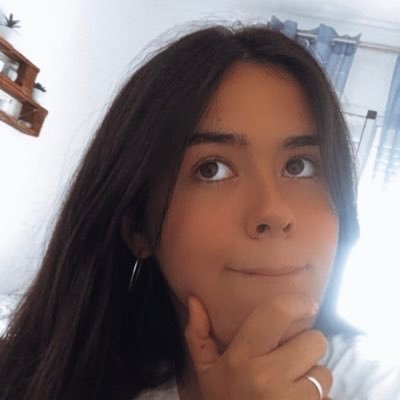 violet_9__'s profile picture. Soportando porque ya queda poco 🌈