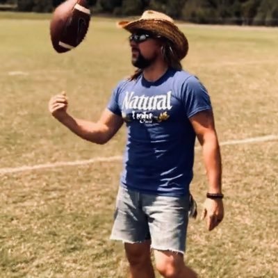 Co-Host of the 3rd&48 Podcast. Flag football gunslinger. Mid on the golf course. Mildly amusing.