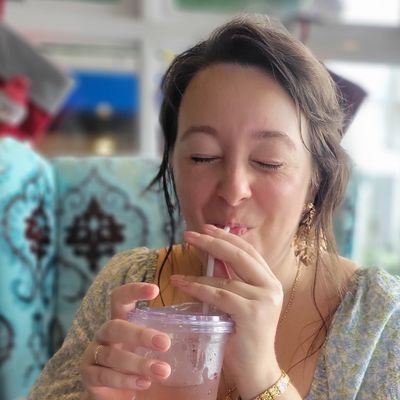 gesykalovesyou's profile picture. 👁👄👁