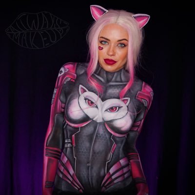 Makeup Artist and Twitch Affiliate. Contact: allways@allways.gg