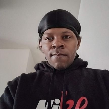 Yo,whats good twitter fam,this Larry Clay Jr.,im a real man,i write music,play basketball,and work hard for myself and my kids,Single Libra,God Bless.