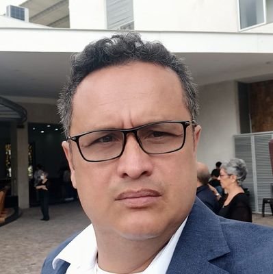 Escritor.•. Chamán urbano.•. Master en Periodismo de Datos.•. Hermano.•.Aprendiz.•.Geek.•.
founder de https://t.co/nutTUfW2CR
https://t.co/tAj66oQi5D