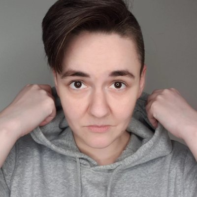 sonjariegel's profile picture. Journalistin & Podcasterin