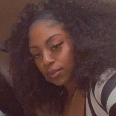 elohelle_'s profile picture. the cutie w/ the booty ✨| csuc alum