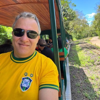 LusMedeiros70's profile picture. 