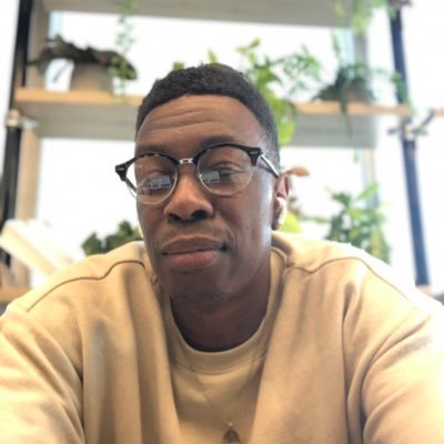 Senior Product Designer. Tweets about 👨🏾‍💻 design and marketing, 📚 building a career in tech, and random passions like art and language learning 😊