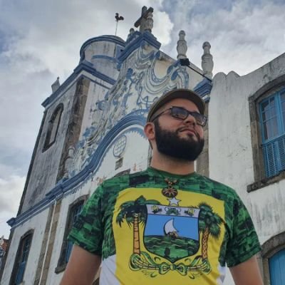 Potiguar bairrista e amante da música brasileira