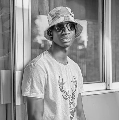 infimark25's profile picture. 