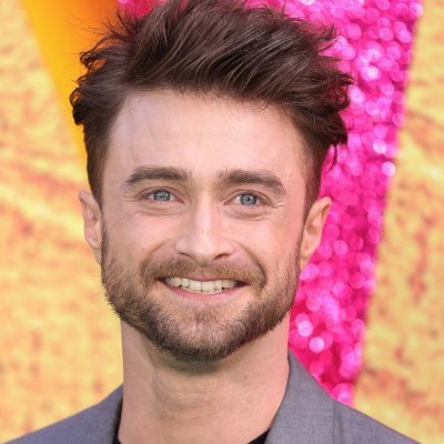 Daniel J Radcliffe is a British Actor living in London, NYC & LA. The real Daniel Radcliffe has NO Twitter, so please don't be fooled! For entertainment only.