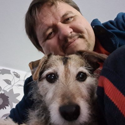 Hundeherrchen und Flohmarkthändler; Uhren und Schmuck