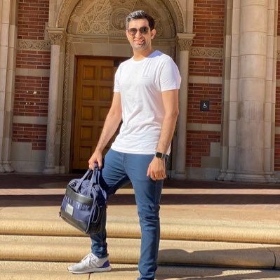 طالب دكتوراه في جامعة @UCLA شاعر ومترجم. أتحدث 🇸🇦🇺🇸🇪🇸