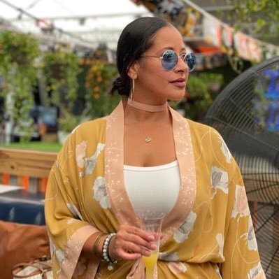 ♟Sacred Visionary 🌿Medicine Woman 🔮The Oracle ⚕️Spiritual Healer 🃏Divination Goddess 📮BOOK A SESSION WITH ME @the_meta_mystic