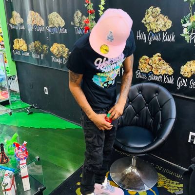New upcoming streamer I have been gaming since a jitt though so tap in WandoeWorld 🌍👼🏾 Forever Watch over me Ma Dukes 🕊️