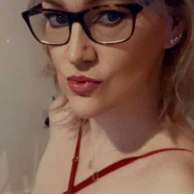 selling pictures of my feet for all those with a fetish. only fans. https://t.co/za2N3CefSd