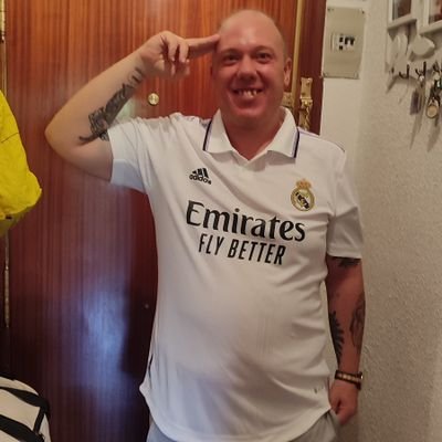 ¡¡Lucha por lo que quieres y nunca te rindas!!💪👌
Madridista de corazón⚽y Pepinero de nacimiento🥒el fútbol mi pasión el Madrid mi religión😍🙌14🏆35🏆