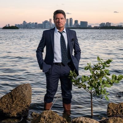 8 X Emmy winning TV journalist focusing on environmental and conservation issues. Presently anchor/correspondent @WPLGLocal10 Host of #DontTrashOurTreasure