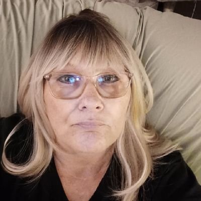 🇺🇸ULTRA MEGA MAGA🇺🇸 Got my new wig on in profile picture. Bald from chemo.
Fighting ovarian and lung cancer. Prayer Warriors all around me. 
No DMs please‼️