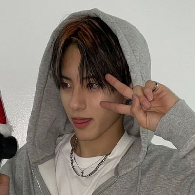 eriicluvs's profile picture. remember that eric will always love you! ♡