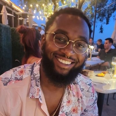 HandsomeQuis's profile picture. 