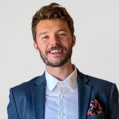 Built a multi-six-figure writing business | Clients raised $15M+ with my content | I’ll teach you how to grow online & monetize your ideas | Get free advice ↓