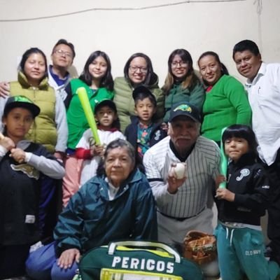 Ex-jugador de béisbol llanero.
Fan de Pericos de Puebla, Dodgers y Red Sox.