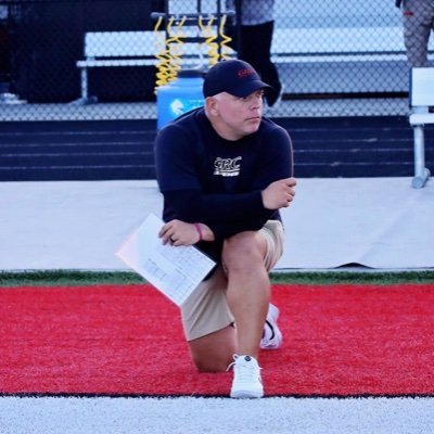 Father/Husband/OLB Coach @GRCHS_football 🏈/#WeNotMe/#WingsUp
2020 KY Class 1A State Champion 

Lawyer on the side 

1 Corinthians 9:24