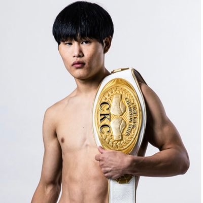 キックボクシング/15戦9勝4分2敗1KO/DEEP KICK53キロ第3代王者/CKC54キロ優勝/2004,1,19（19）