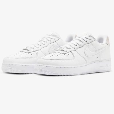 Hellonovember87's profile picture. 