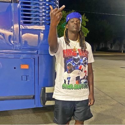 NEW TWITTER... Hacked @ a CoupleK 🙄 I MAKE GREAAAAAAT MUSIC ‼️ North Carolina Native #252 #LLV #LLSEF #LLCEO 🕊#YOH #SOA #Free1Luv #FreePork click the link