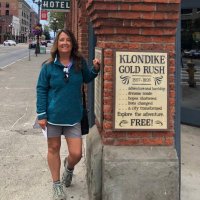 Julie H (@juleshalvy) 's Twitter Profile