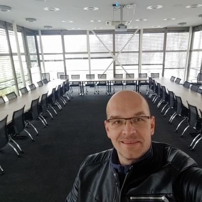 lukynmoudry's profile picture. I want a world for people