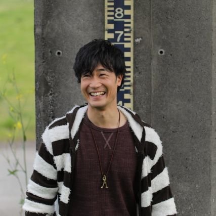 🏆劇団主宰です。俳優として長年培ってきた経験を活かし、演者の本来持っている魅力を引き出す芝居作りを研究中✨演劇というツールで沢山の人がアツくなれる場所を作りたいと思っています🔥今、演劇人としての信頼を得るために劇団で賞を取ろうとしています😄全ての方々の「あなたらしい表現」を応援しています👍