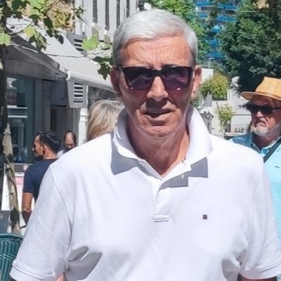 Amante da política que dignifica o ser humano. Sempre de Esquerda! Apaixonado pelo Brasil e pela liberdade! Visceralmente anti-neopentacostal!