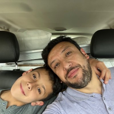 Soy la corteza frontal de Juan Lucas. Socio de i+volución. Diletante en política social. Ex-coordinador de Red Juntos, ExDirector de Primera infancia en ICBF