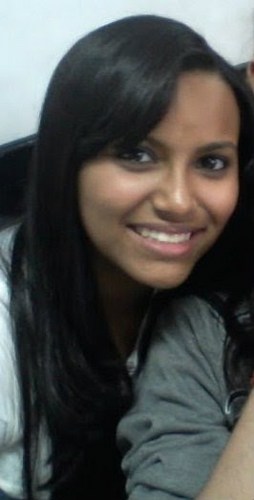 Eu sou feliz,bonita,simpática em fim, tenho um pouto de tudo! kkkkkk *-*