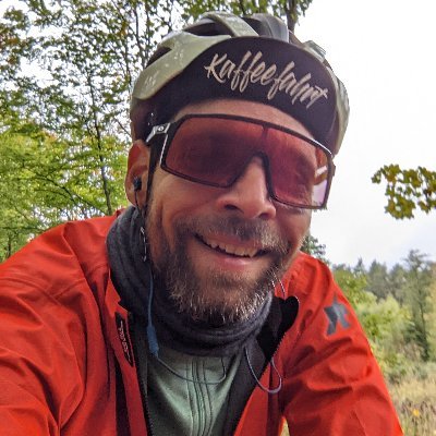 Morksen's profile picture. Bikefluencer || https://t.co/gxHbbldtC8 🚴🏽 || Guide@TheGravelClub HESSEN || Tech Consultant || full time geek || Im blauen Himmel: @donkeyonabike.de