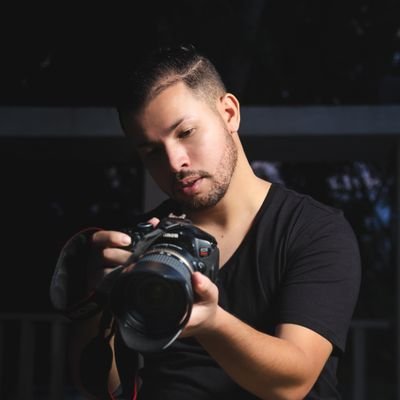 Fotógrafo Profesional.
El cuerpo se hizo para retratarlo aunque no sea perfecto 📷