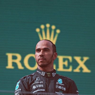 'off goes Leclerc through goes Hamilton, unbelievable stuff'
