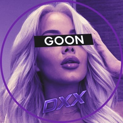 DXX 🔞 DM for feeds!