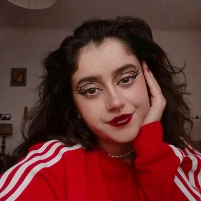 hzrlarmrrhnr's profile picture. ⭐️-_-💧