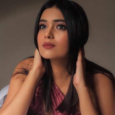 NehaSolanki25's profile picture. Artist 🎭