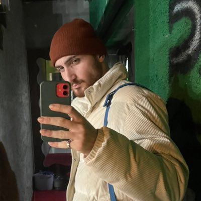 summrjamz's profile picture. “divanedebiyatıeseri” 🧠müziğe dokunamazsınız ama müzik size dokunur