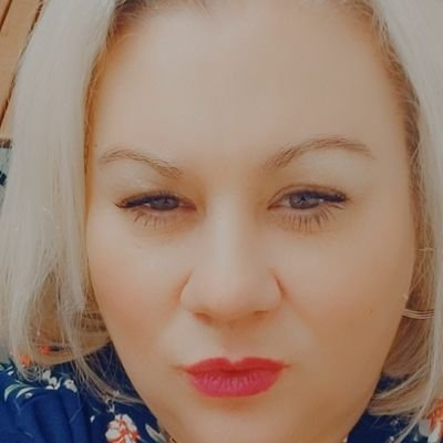 sarah21880592's profile picture. 